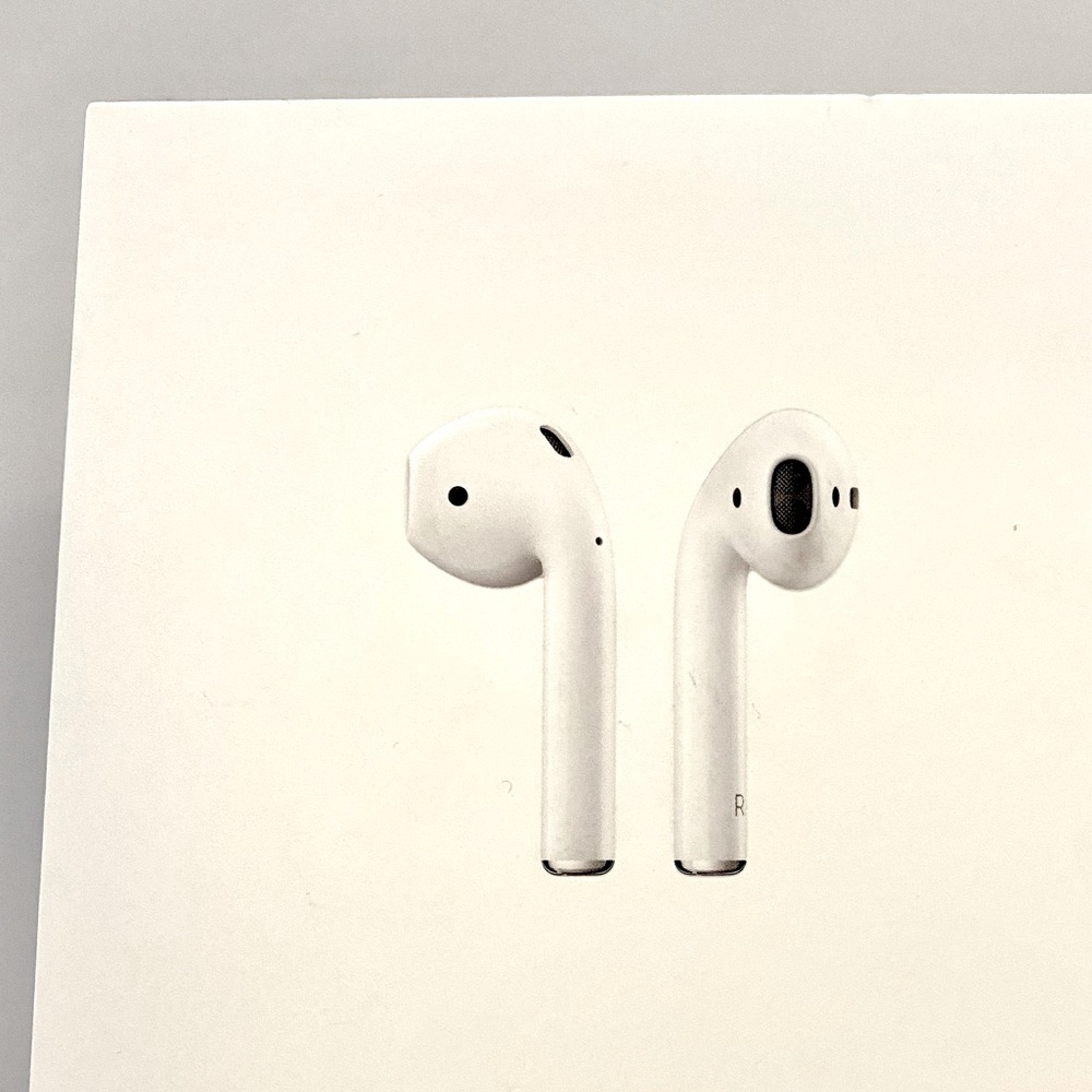2nd Generation Apple AirPods Like New